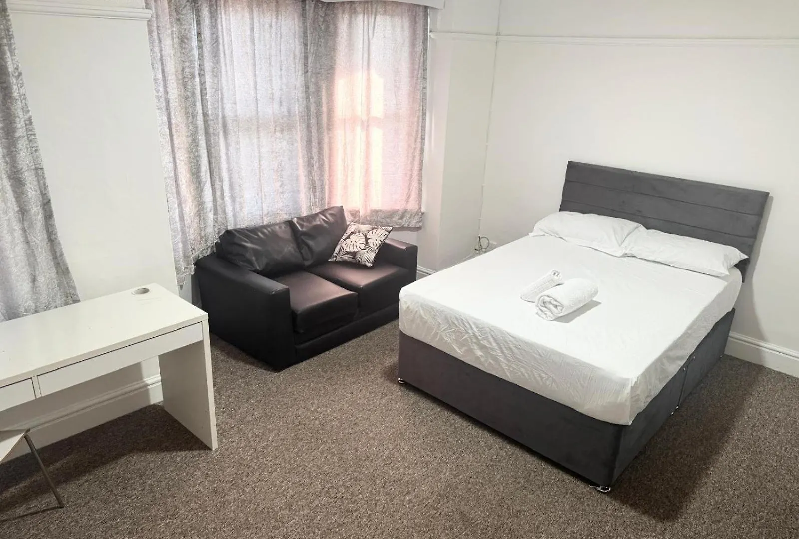 Serene Suite Rooms 1 - 5 Southampton