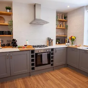 Oxford Street Grand Apartment- Free Evening Parking Southampton
